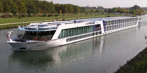 Live real-time river cruise ship tracking of AmaDante from Ama Waterways