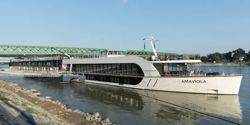 Live real-time river cruise ship tracking of AmaViola from Ama Waterways