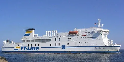 Live real-time cruise ferry tracking of Tom Sawyer from TT-Line