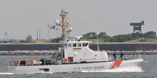 Live real-time military ship tracking of CGC Heron from United States Coast Guard