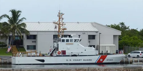 Live real-time military ship tracking of CGC Manatee from United States Coast Guard