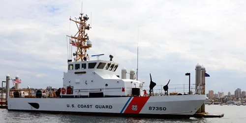 Live real-time military ship tracking of CGC Petrel from United States Coast Guard