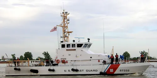 Live real-time military ship tracking of CGC Razorbill from United States Coast Guard