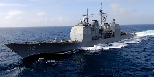 Live real-time tracking of military guided missile cruiser USS Bunker Hill from the United States Navy