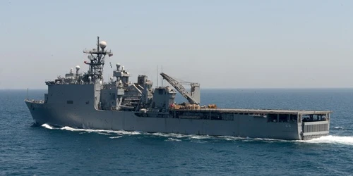 Live real-time military ship tracking of USS Gunston Hall from United States Navy