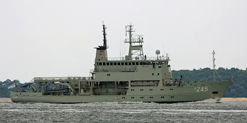 HMAS Leeuwin